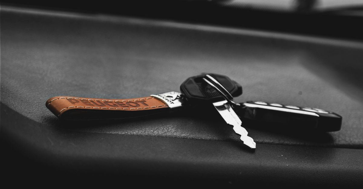 Chevrolet car key fob — Mike Columbia Locksmith
